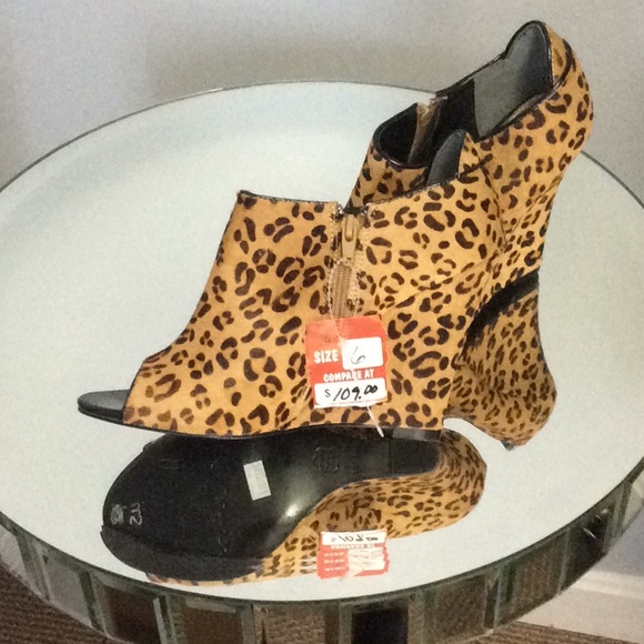 Ladies Nina of New York - Picture 2 of 4